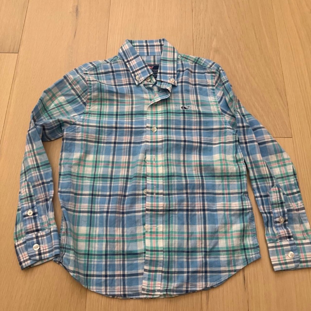 Vineyard Vines boys whale dress shirt size 5. Vguc